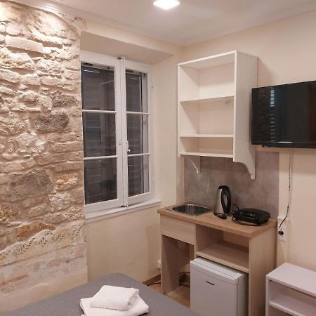 Corcyra Microflat In Old Town Appartement Corfu  Buitenkant foto