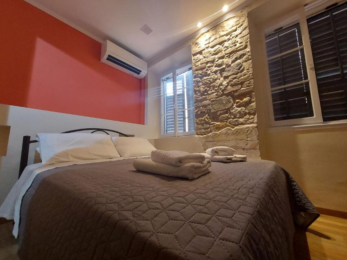Corcyra Microflat In Old Town Appartement Corfu  Buitenkant foto